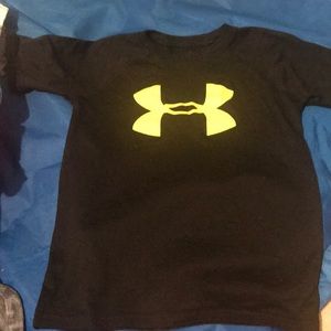 Boys Under Armour dry fit tee